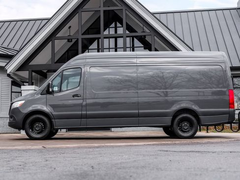 Used 2026 Mercedes-Benz Sprinter 2500 image 3
