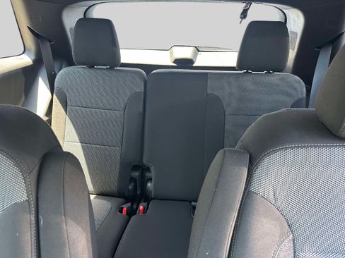 Certified 2023 Chevrolet Traverse LT FWD image 10