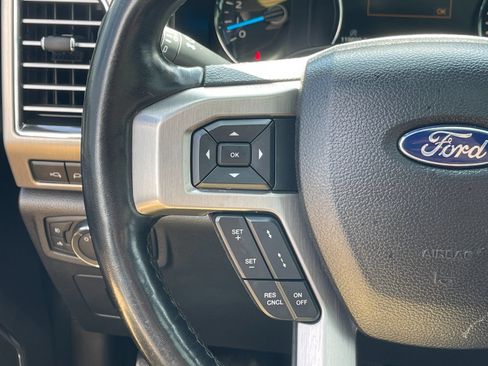 Used 2017 Ford F150 Platinum w/ Equipment Group 701A Luxury AWD/4WD image 27
