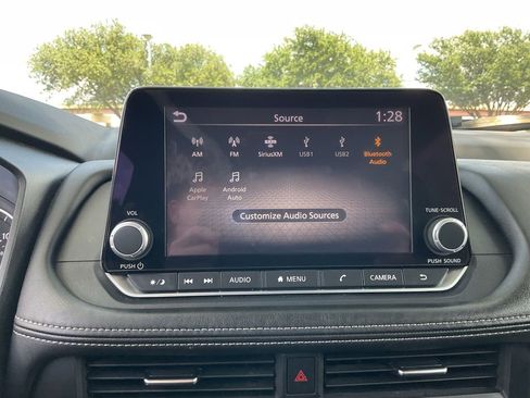 Used 2025 Nissan Rogue SV FWD image 29