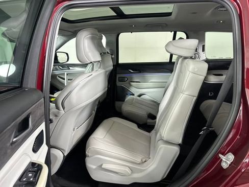 Used 2022 Jeep Grand Cherokee L Overland w/ Advanced Protech Group III image 26