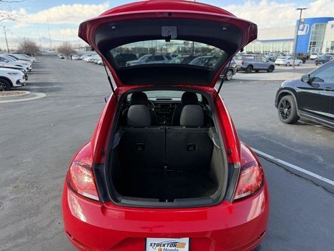 Used 2018 Volkswagen Beetle S image 8