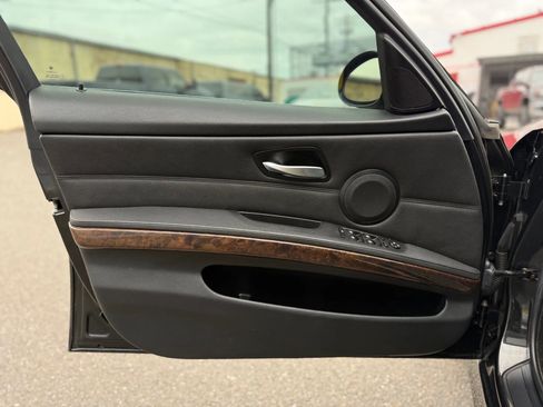 Used 2006 BMW 330xi Sedan image 35