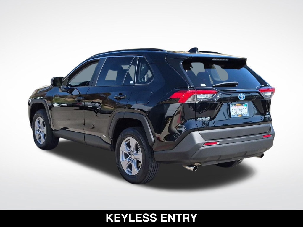 Used 2023 Toyota RAV4 LE AWD/4WD image 7