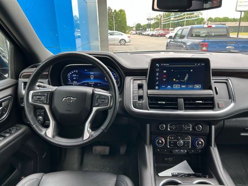 Used 2023 Chevrolet Tahoe Z71 w/ Luxury Package AWD/4WD image 12