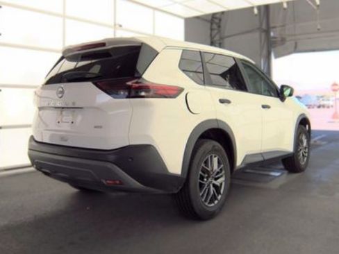 Used 2023 Nissan Rogue S AWD/4WD image 4