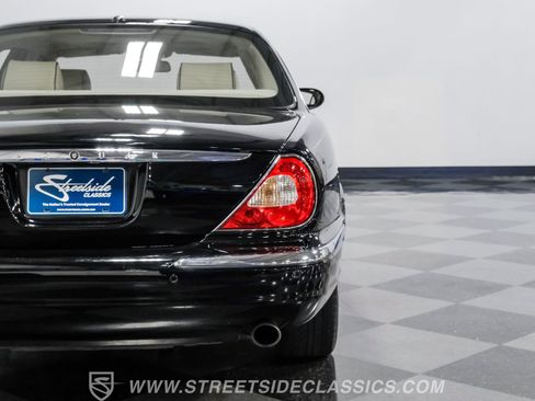 Used 2007 Jaguar XJ8 L RWD image 24