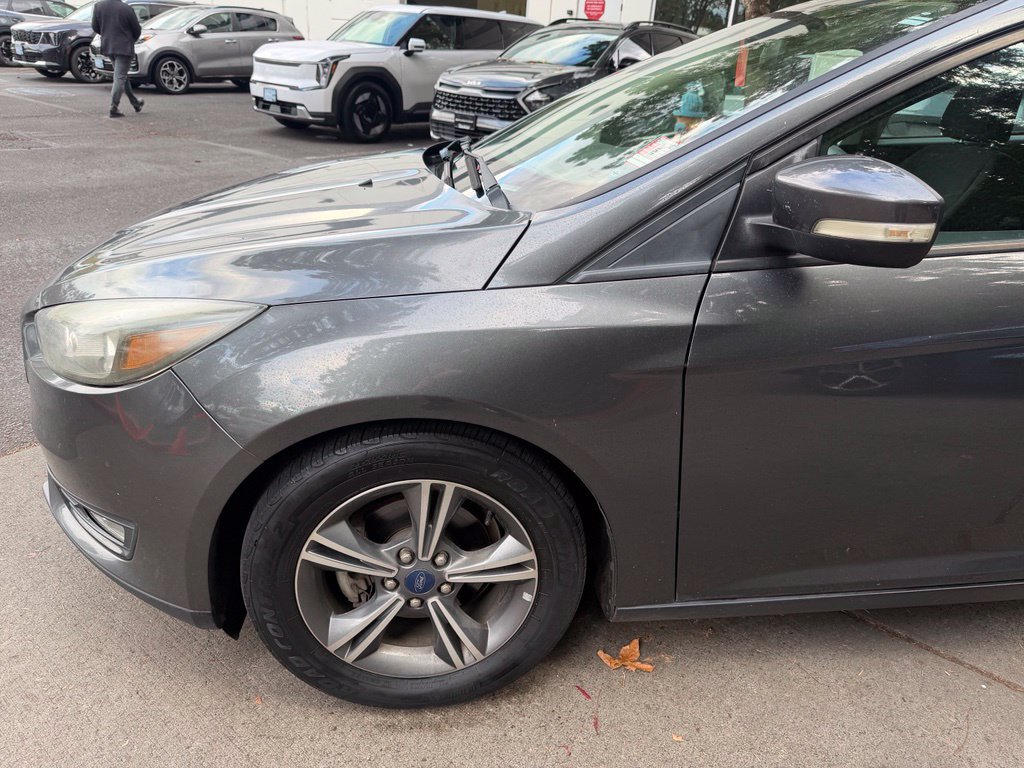 Used 2017 Ford Focus SE FWD image 8