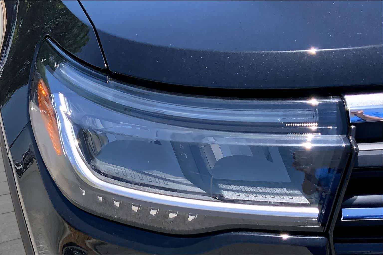 New 2026 Ford Explorer Active RWD image 13