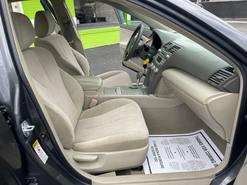 Used 2011 Toyota Camry LE FWD image 15