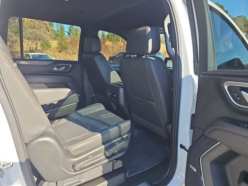 Used 2022 Chevrolet Suburban RST w/ Luxury Package image 26