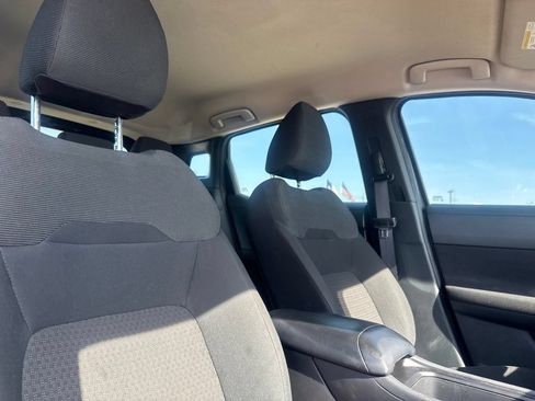 Used 2025 Nissan Kicks S AWD/4WD image 27