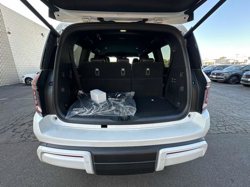 New 2026 Nissan Armada SL w/ Captain's Chari Seat Package image 17