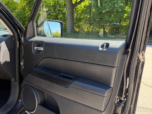 Used 2014 Jeep Patriot High Altitude FWD image 18