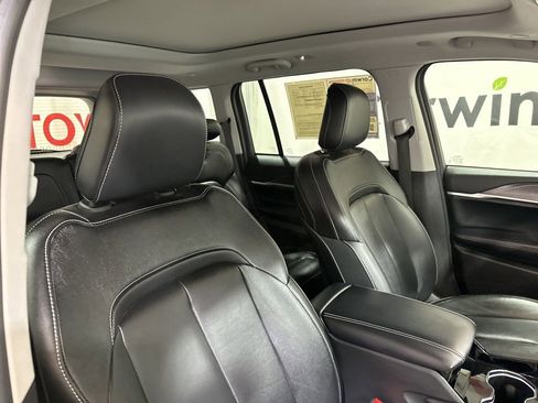 Used 2022 Jeep Grand Cherokee Limited 4xe image 12