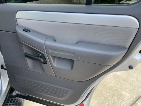 Used 2002 Mercury Mountaineer 2WD V8 image 24