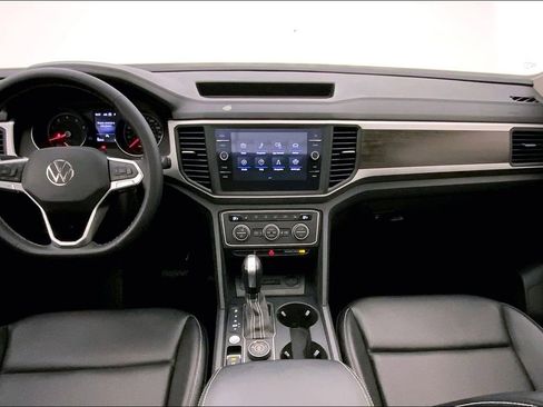 Used 2021 Volkswagen Atlas SE w/ Panoramic Sunroof Package image 16