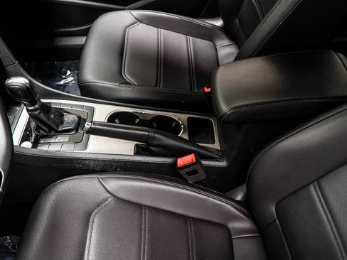 Used 2021 Volkswagen Passat 2.0T SE image 18