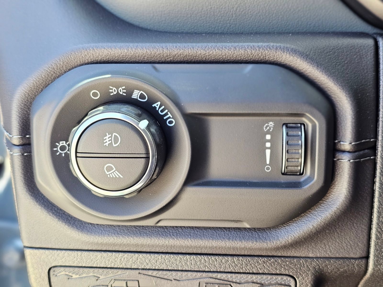 New 2026 Jeep Gladiator Mojave AWD/4WD image 18