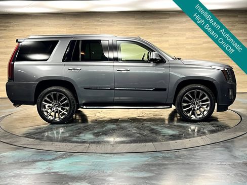 Used 2019 Cadillac Escalade Premium Luxury w/ Escalade Sport Edition AWD/4WD image 25