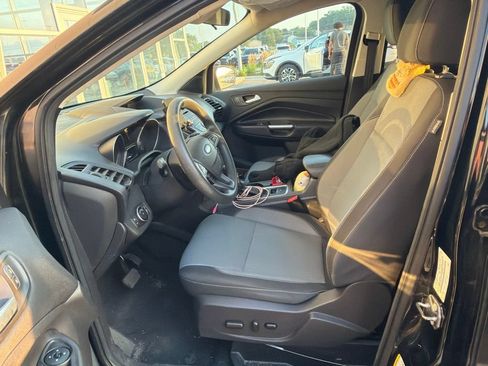 Used 2017 Ford Escape SE AWD/4WD image 3