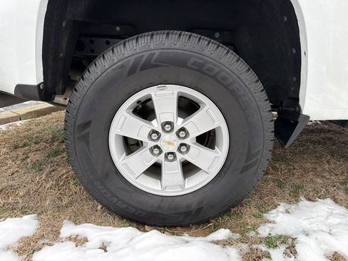 Used 2018 Chevrolet Colorado W/T w/ WT Convenience Package image 9