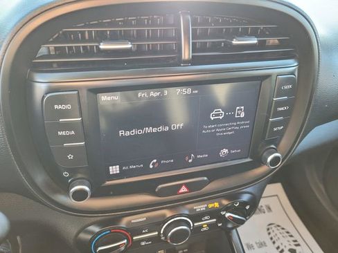 Used 2024 Kia Soul LX w/ Option Group 015 FWD image 12