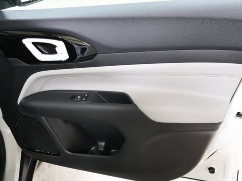New 2026 Jeep Compass Limited AWD/4WD image 19