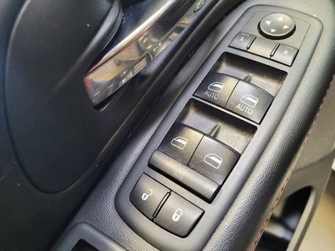 Used 2018 Dodge Grand Caravan GT image 27