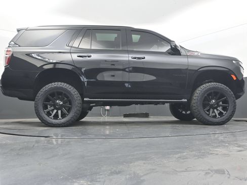 Used 2024 Chevrolet Tahoe Z71 w/ Luxury Package AWD/4WD image 39