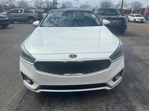Used 2018 Kia Cadenza Premium w/ Luxury Package image 4