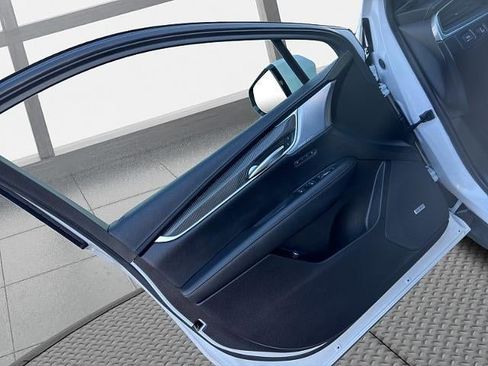 Used 2024 Cadillac XT5 Sportv w/ Technology Package image 45