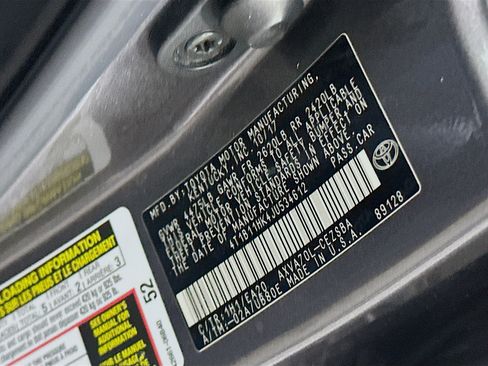 Used 2018 Toyota Camry SE image 12