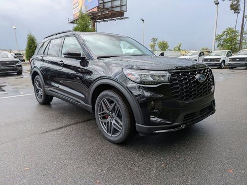 New 2026 Ford Explorer ST-Line image 2