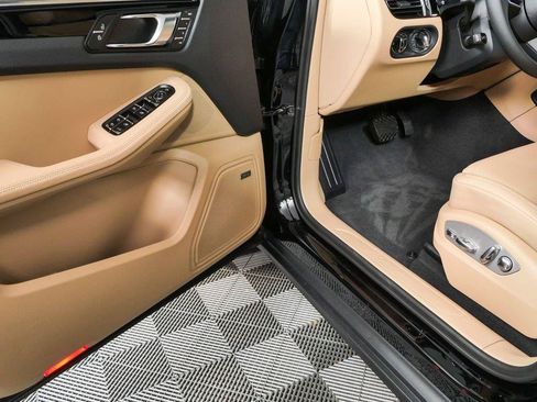 New 2026 Porsche Macan Turbo AWD/4WD image 8