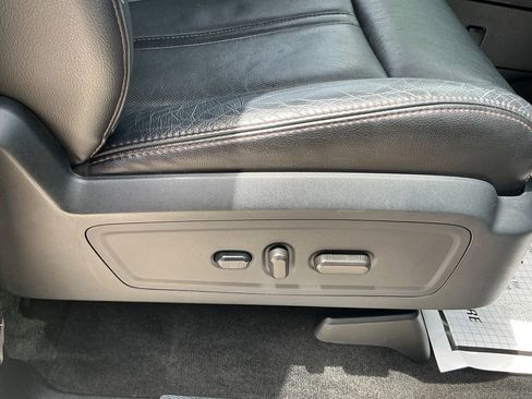 Used 2017 Lincoln Navigator Reserve image 34