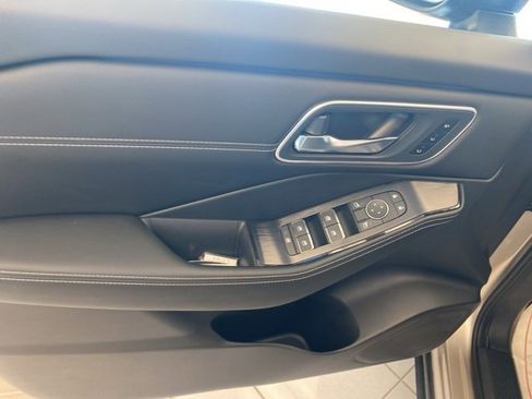 New 2026 Nissan Rogue Platinum w/ Platinum Premium Package image 17