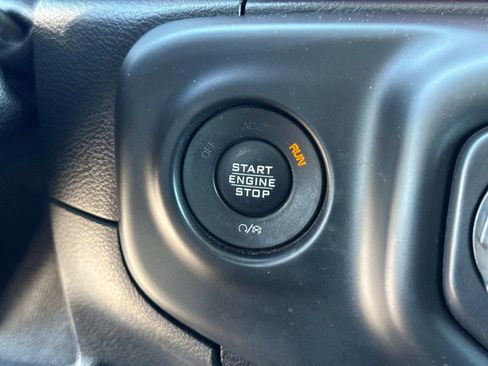 Used 2018 Jeep Wrangler Unlimited Rubicon AWD/4WD image 28