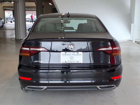 Used 2019 Volkswagen Jetta SEL Premium image 5