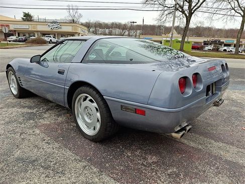 Used 1991 Chevrolet Corvette Coupe image 4