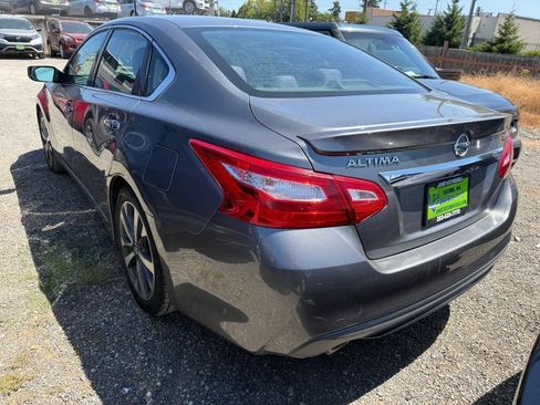 Used 2016 Nissan Altima 2.5 SR FWD image 3