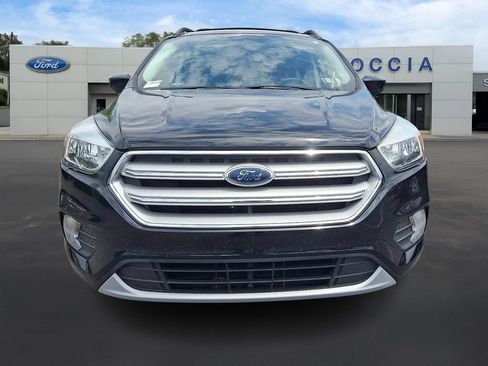 Certified 2018 Ford Escape SE w/ SE Sync 3 Package AWD/4WD image 2