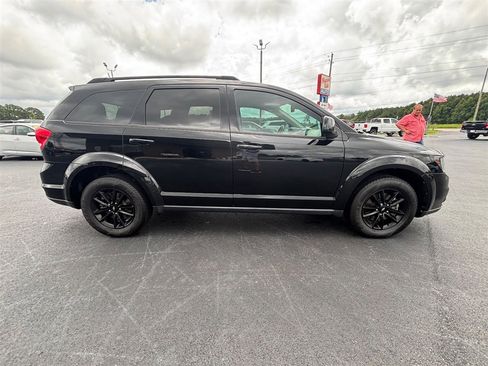 Used 2019 Dodge Journey SE image 12