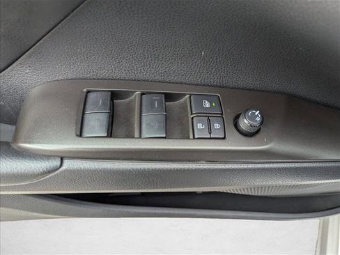 Used 2023 Toyota Camry SE FWD image 10