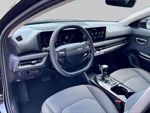 Used 2025 Kia K4 FWD image 16