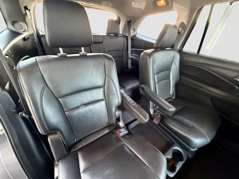 Used 2019 Honda Pilot Elite image 19