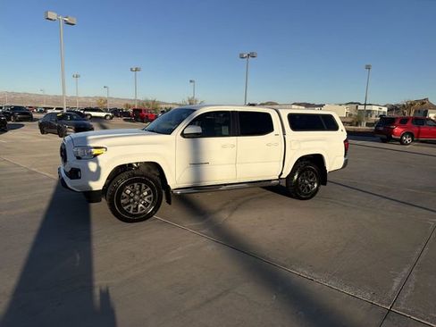 Certified 2021 Toyota Tacoma SR5 image 8
