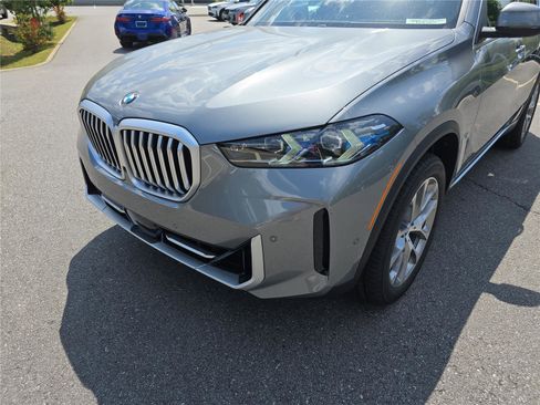 New 2026 BMW X5 xDrive40i w/ Premium Package image 11