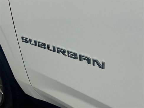 Used 2023 Chevrolet Suburban Premier image 28