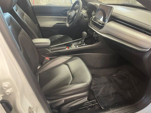 Used 2024 Jeep Compass Limited image 35